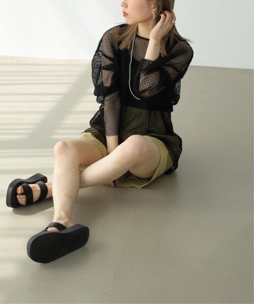 RAY CASSIN（レイカズン）の「メッシュゆるプルオーバー（ニット/セーター・レディース・ブラック/キナリ・FREE）」の5枚目の写真