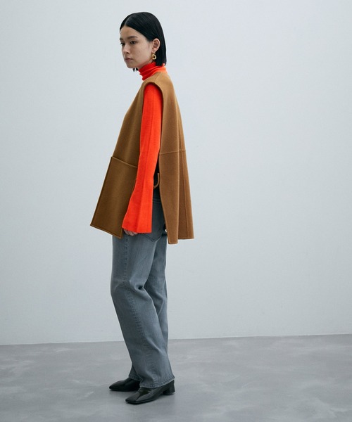 ADAM ET ROPE'（アダムエロペ）の「アンチピリングリブタートルネックプルオーバー（ニット/セーター・レディース・ホワイト/ブラック/イエロー/レッド/ピンク/サックスブルー・FREE）」の12枚目の写真