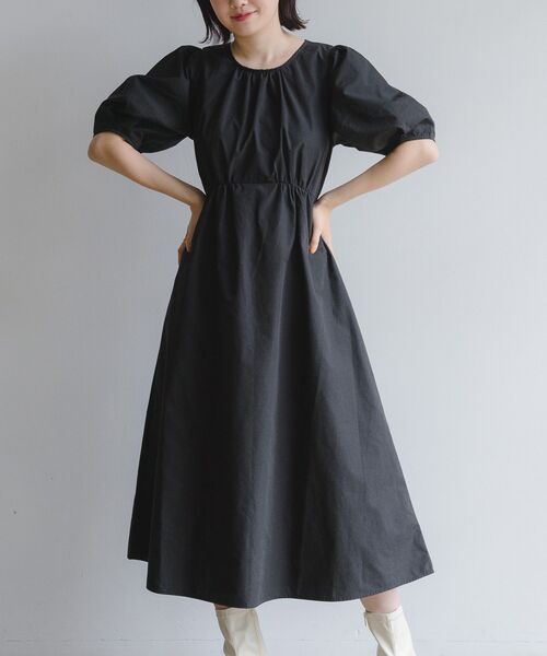 RETRO GIRL（レトロガール）の「バックデザインランタンスリーブワンピ（ワンピース・レディース・ブラック/ナチュラル/ブラウン・FREE）」の2枚目の写真