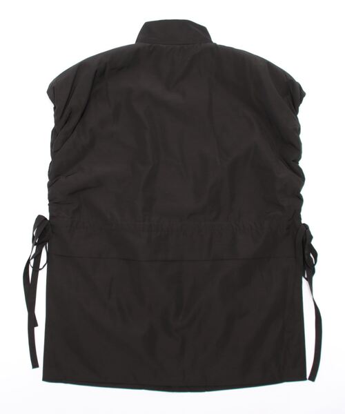 Q(キュー)の「ファイバーダウンショールベスト(ダウンベスト・レディース・ベージュ/ブラック・MEDIUM)」の3枚目の写真