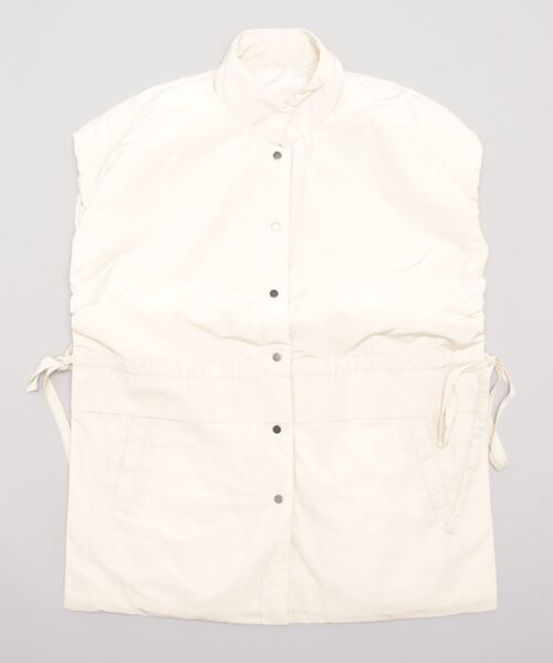 Q(キュー)の「ファイバーダウンショールベスト(ダウンベスト・レディース・ベージュ/ブラック・MEDIUM)」の6枚目の写真