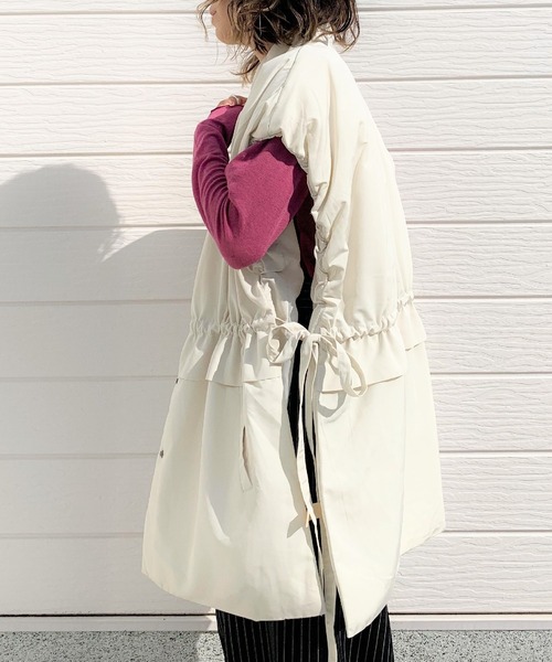 Q(キュー)の「ファイバーダウンショールベスト(ダウンベスト・レディース・ベージュ/ブラック・MEDIUM)」の9枚目の写真