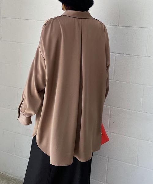 PAGEBOY（ページボーイ）の「スナップサテンチュニックシャツ（シャツ/ブラウス・レディース・ブラック/オフホワイト/ブラウン系その他/エメラルド・FREE）」の6枚目の写真