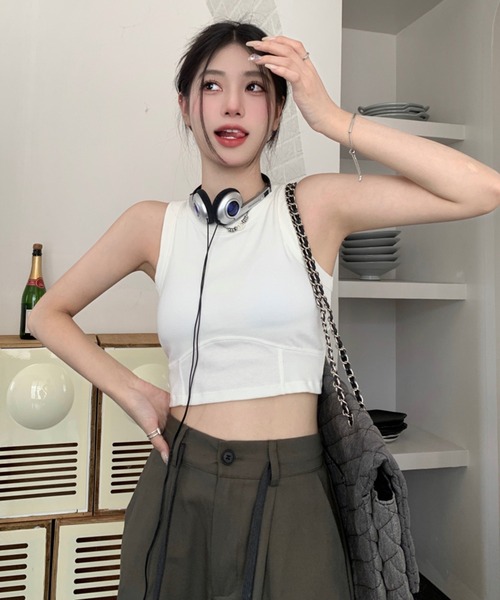 Revo.（レボ）の「【カップ付】シンプル 短丈 アメスリタンクトップ（タンクトップ・レディース・チャコール/カーキ/ホワイト/グレー/ブラック・FREE）」の8枚目の写真