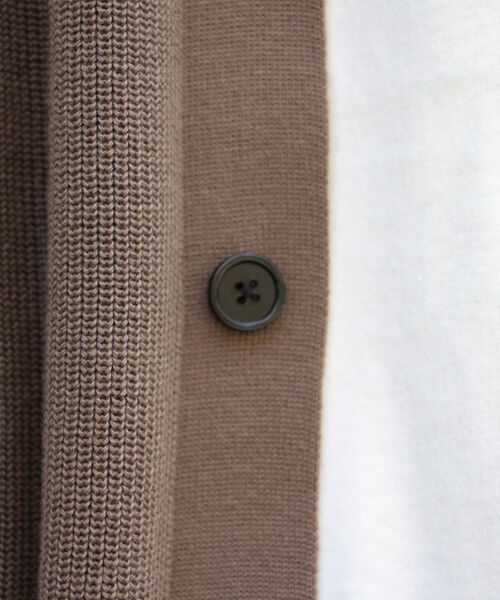 GLOSTER（グロスター）の「【GLOSTER/グロスター】片畦レイヤードVネックカーディガン ロンT付き ドロップショルダー（カーディガン/ボレロ・メンズ・チャコールグレー/ベージュ/サックスブルー/ネイビー・S/M/L）」の19枚目の写真