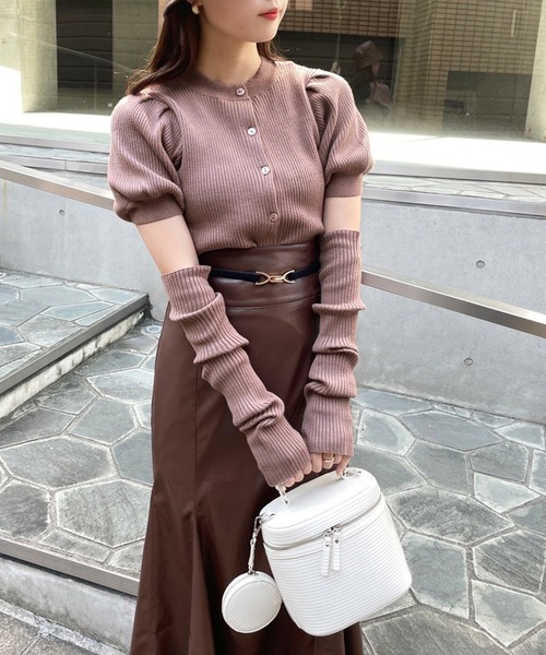 one after another NICE CLAUP(ワンアフターアナザーナイスクラップ)の「アームウォーマーがセットになった前後2WAYリブニット(ニット/セーター・レディース・アイボリー/モカ/ラベンダー/ブラック・FREE)」の9枚目の写真