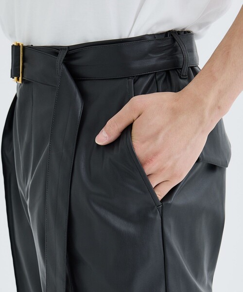 CULLNI（クルニ）の「STUDIOUS別注 BELTED SLACKS ROYAL LEATHER
