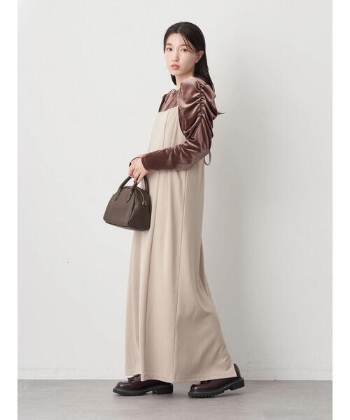 earth music&ecology（アースミュージックアンドエコロジー）の「バックリボンキャミワンピース（ワンピース・レディース・ブラック/ライトベージュ・FREE）」の5枚目の写真