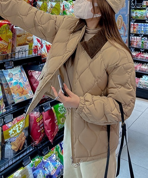 CLEA（クレア）の「コーデュロイ襟切り替えキルティングアウター（ブルゾン・レディース・ベージュ/ブラック/カーキ・FREE）」の3枚目の写真