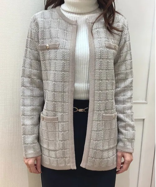 TOKYO SHIRTS（トウキョウシャツ）の「ロングニットジャケット（ノーカラージャケット・レディース・ライトベージュ/ネイビー/ライトグレー・M/L）」の11枚目の写真