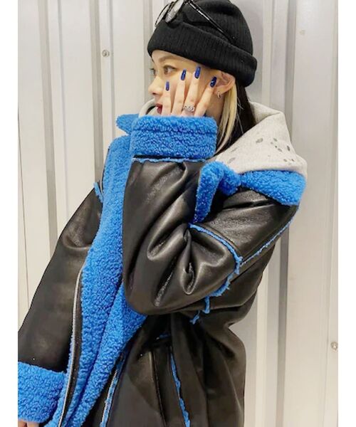 EVRIS（エヴリス）の「【WEB限定】カラーボアブルゾン（ブルゾン・レディース・グリーン/ブラック/ブルー・FREE）」の3枚目の写真