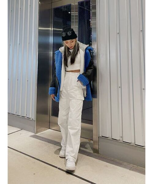 EVRIS（エヴリス）の「【WEB限定】カラーボアブルゾン（ブルゾン・レディース・グリーン/ブラック/ブルー・FREE）」の21枚目の写真