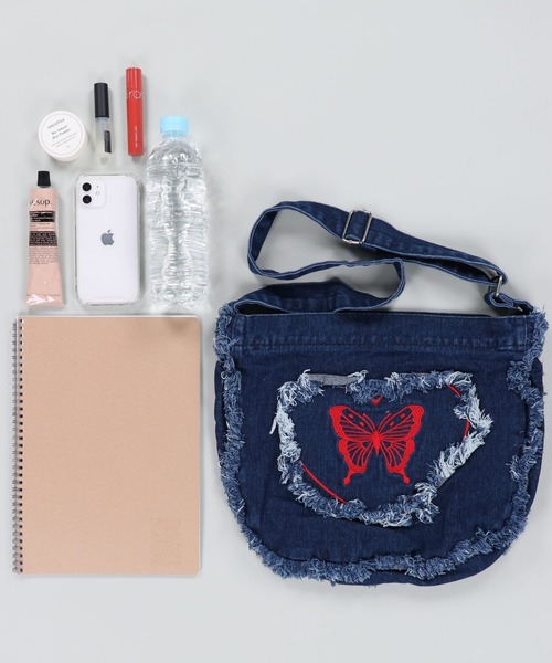 SPINNS（スピンズ）の「Y2Kバタフライ デニムショルダーバッグ（ショルダーバッグ・レディース・ブルー/ブラック・ONESIZE）」の7枚目の写真