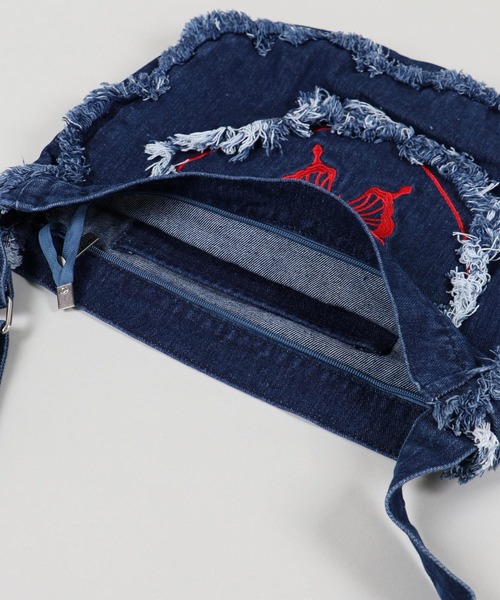 SPINNS（スピンズ）の「Y2Kバタフライ デニムショルダーバッグ（ショルダーバッグ・レディース・ブルー/ブラック・ONESIZE）」の8枚目の写真