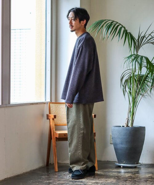 JOURNAL STANDARD（ジャーナルスタンダード）の「モールコール クルーネック（スウェット・メンズ・チャコールグレー/ベージュ/アイボリー/チョコ/ブルー系その他/キャメル・MEDIUM/LARGE）」の8枚目の写真