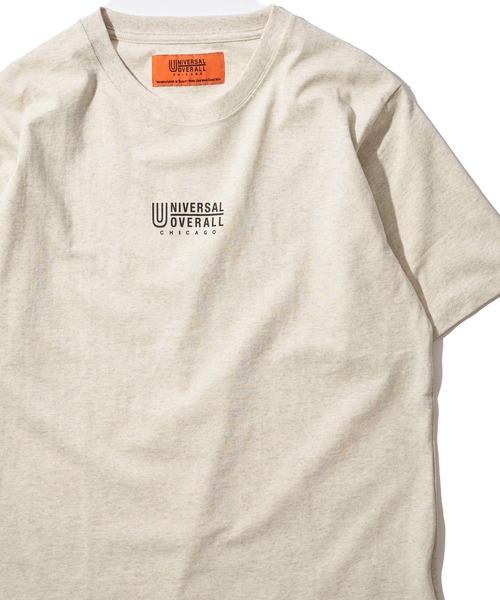 UNIVERSAL OVERALL(ユニバーサルオーバーオール)の「【UNIVERSAL OVERALL】 CENTER LOGO TEE / センターロゴ プリント Tシャツ(Tシャツ/カットソー・メンズ・グレー/ブラック/ホワイト/グリーン/ネイビー/オートミール・SMALL/MEDIUM/LARGE/X-LARGE)」の4枚目の写真