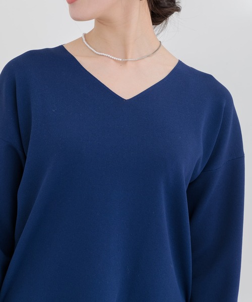 Dignite collier(ディニテコリエ)の「【KATHARINE ROSS】Dignite collier サーブルストレッチニットVネックプルオーバー(ニット/セーター・レディース・ベージュ/ブルー・MEDIUM)」の14枚目の写真