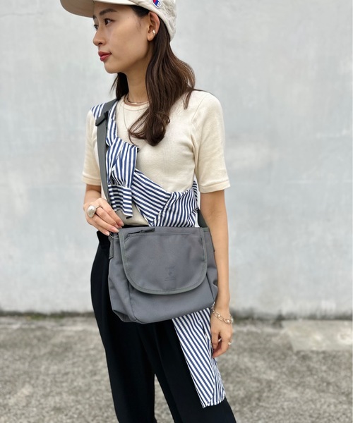 anello(アネロ)の「anelloGRANDE / アネログランデ / キャビン (モノ) メッセンジャー / GTM0453(メッセンジャーバッグ・レディース・ブラック/レッド/ブルー/ネイビー/グレー・ONESIZE)」の14枚目の写真