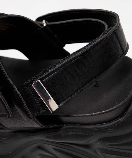 WEGO（ウィゴー）の「WEGO/PUベルトスポーツサンダル（サンダル・レディース・ホワイト/ブラック・MEDIUM/LARGE）」の9枚目の写真