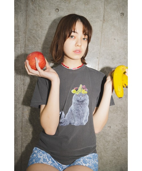 PARKS TOKYO SELECT(パークストウキョウセレクト)の「【MF】MIXX DAVID / fruits cat Tシャツ(Tシャツ/カットソー・レディース・ホワイト/ブラック・SMALL/MEDIUM)」の1枚目の写真