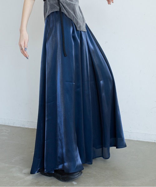 VACANCY（ヴァカンシー）の「シャイニータックロングスカート（スカート・レディース・ゴールド/パープル/ネイビー/ブルー/シルバー・FREE）」の2枚目の写真