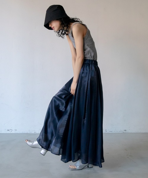 VACANCY（ヴァカンシー）の「シャイニータックロングスカート（スカート・レディース・ゴールド/パープル/ネイビー/ブルー/シルバー・FREE）」の11枚目の写真