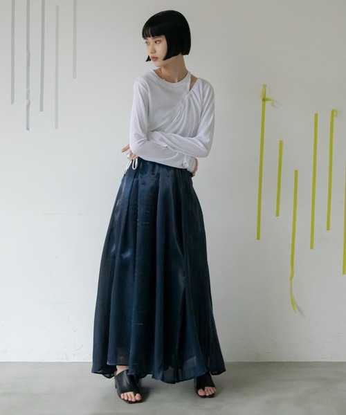 VACANCY（ヴァカンシー）の「シャイニータックロングスカート（スカート・レディース・ゴールド/パープル/ネイビー/ブルー/シルバー・FREE）」の20枚目の写真