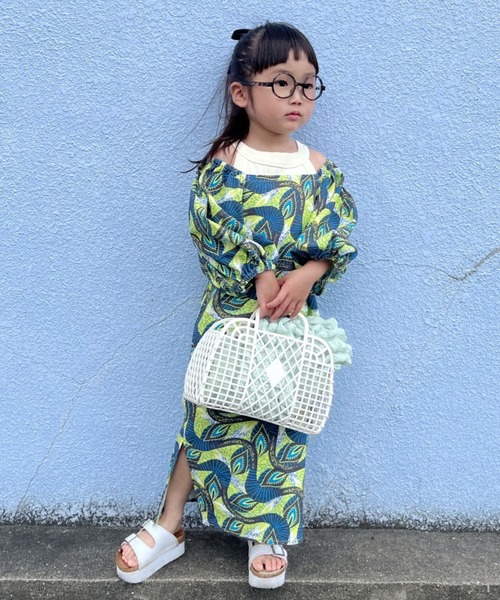 CIAOPANIC TYPY（チャオパニックティピー）の「【KIDS】バティック柄リネン2WAYオフショルワンピ（ワンピース・キッズ・ブルー/イエロー・S/M/L/XL/XXL）」の2枚目の写真