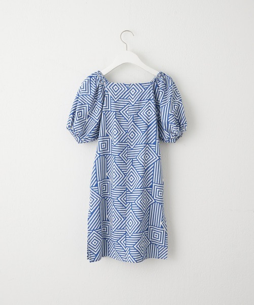 CIAOPANIC TYPY（チャオパニックティピー）の「【KIDS】バティック柄リネン2WAYオフショルワンピ（ワンピース・キッズ・ブルー/イエロー・S/M/L/XL/XXL）」の4枚目の写真