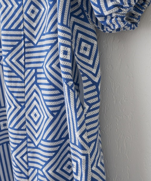 CIAOPANIC TYPY（チャオパニックティピー）の「【KIDS】バティック柄リネン2WAYオフショルワンピ（ワンピース・キッズ・ブルー/イエロー・S/M/L/XL/XXL）」の5枚目の写真