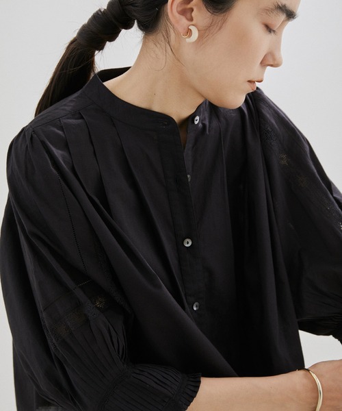 SALON adam et rope'(サロン アダム エ ロペ)の「【洗える】リバーレースボリュームスリーブブラウス(シャツ/ブラウス・レディース・オフホワイト/ブラック・FREE)」の11枚目の写真