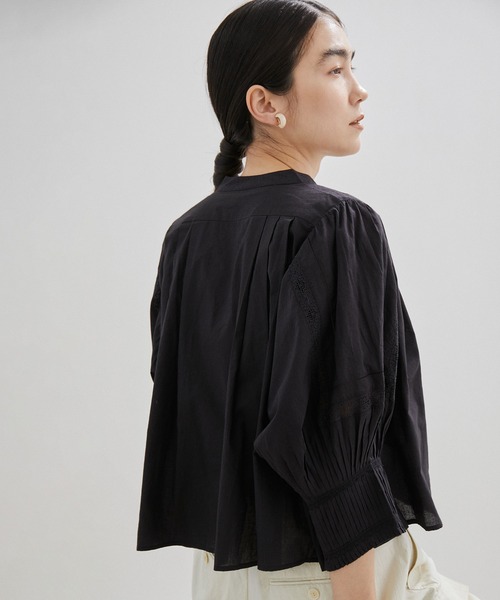 SALON adam et rope'(サロン アダム エ ロペ)の「【洗える】リバーレースボリュームスリーブブラウス(シャツ/ブラウス・レディース・オフホワイト/ブラック・FREE)」の12枚目の写真