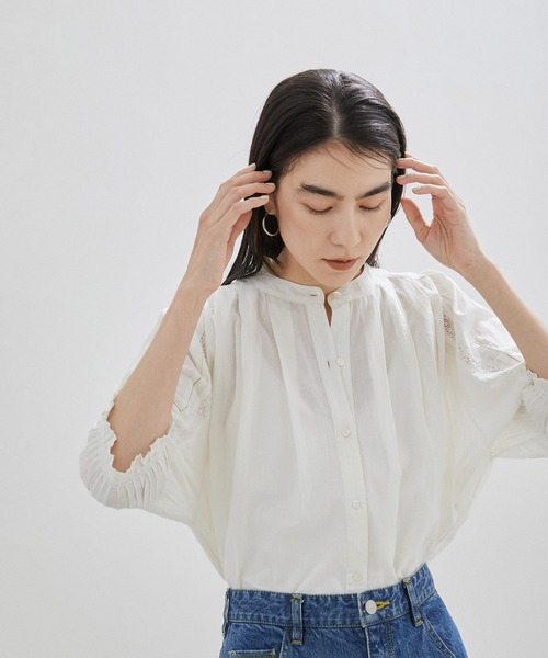 SALON adam et rope'(サロン アダム エ ロペ)の「【洗える】リバーレースボリュームスリーブブラウス(シャツ/ブラウス・レディース・オフホワイト/ブラック・FREE)」の13枚目の写真