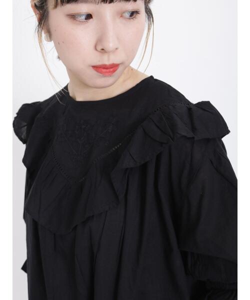 Samansa Mos2（サマンサ モスモス）の「切替フリル刺繍ブラウス（シャツ/ブラウス・レディース・ブラック/オフホワイト/ブラウン・F）」の6枚目の写真