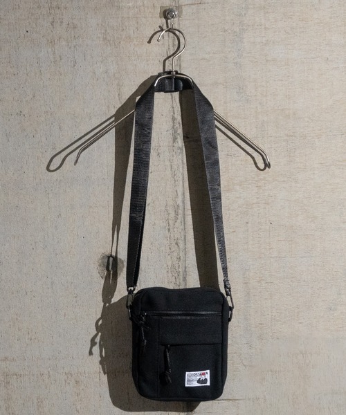 Red Cap Girl（レッドキャプガール）の「【a-r】〔Red Cap Girl/レッドキャップガール〕RCGピス付き ミニショルダーバッグ（ショルダーバッグ・メンズ・ブラック/ホワイト・FREE）」の5枚目の写真