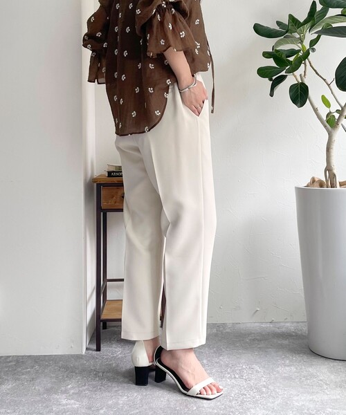 fredy emue（フレディエミュ）の「【セットアップ対応】美脚テーパードパンツ（スラックス・レディース・ベージュ/ネイビー/アイボリー/ラベンダー・38/36）」の13枚目の写真