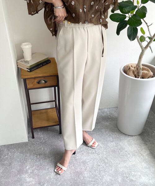 fredy emue（フレディエミュ）の「【セットアップ対応】美脚テーパードパンツ（スラックス・レディース・ベージュ/ネイビー/アイボリー/ラベンダー・38/36）」の20枚目の写真