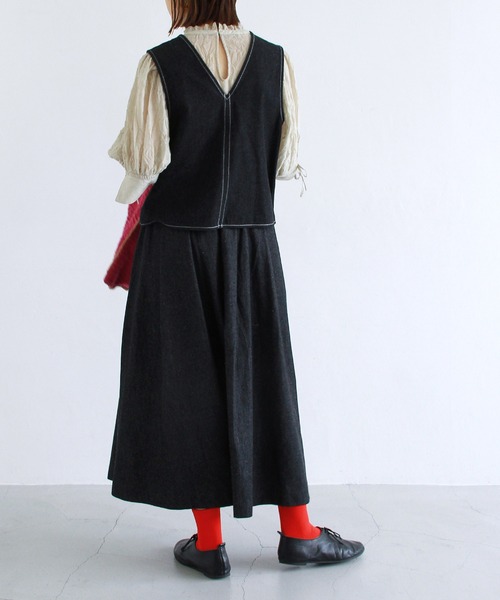 Crisp(クリスプ)の「デニムフレアスカート(スカート・レディース・ブラック/アイボリー・FREE)」の4枚目の写真