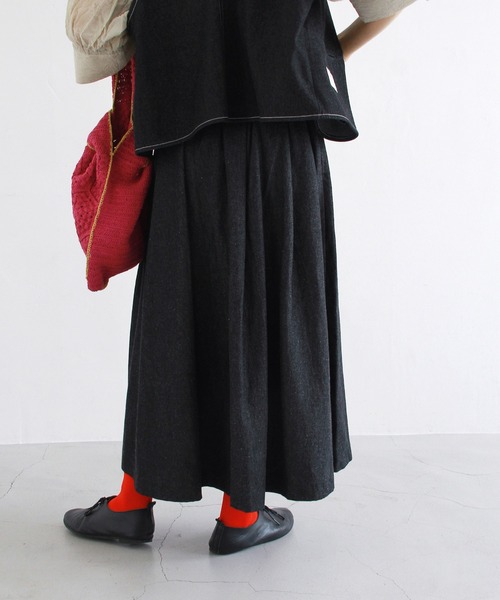 Crisp(クリスプ)の「デニムフレアスカート(スカート・レディース・ブラック/アイボリー・FREE)」の7枚目の写真