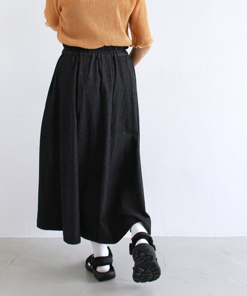 Crisp(クリスプ)の「デニムフレアスカート(スカート・レディース・ブラック/アイボリー・FREE)」の16枚目の写真