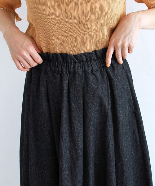 Crisp(クリスプ)の「デニムフレアスカート(スカート・レディース・ブラック/アイボリー・FREE)」の17枚目の写真