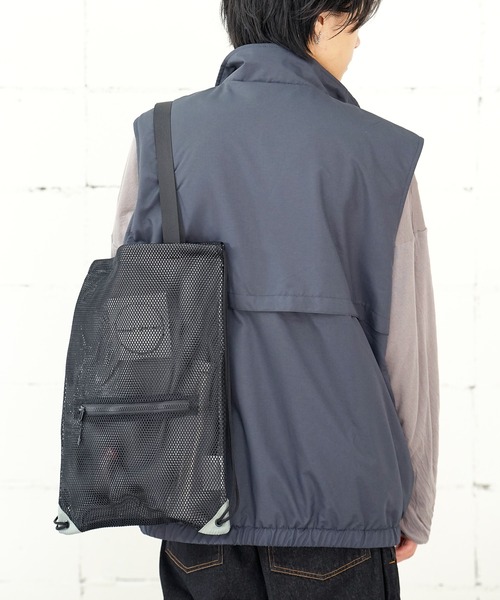 BURLAP OUTFITTER(バーラップアウトフィッター)の「BURLAP OUTFITTER バーラップアウトフィッター REVERSIBLE KNAP-TOTE(バックパック/リュック・メンズ・ブラック/ベージュ・FREE)」の6枚目の写真