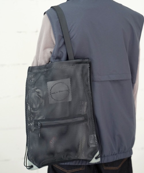 BURLAP OUTFITTER(バーラップアウトフィッター)の「BURLAP OUTFITTER バーラップアウトフィッター REVERSIBLE KNAP-TOTE(バックパック/リュック・メンズ・ブラック/ベージュ・FREE)」の7枚目の写真