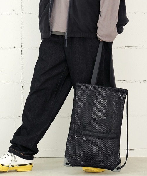 BURLAP OUTFITTER(バーラップアウトフィッター)の「BURLAP OUTFITTER バーラップアウトフィッター REVERSIBLE KNAP-TOTE(バックパック/リュック・メンズ・ブラック/ベージュ・FREE)」の9枚目の写真