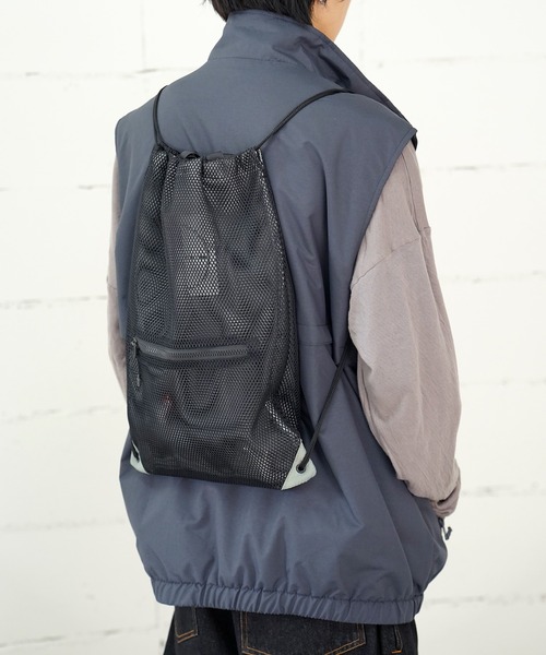 BURLAP OUTFITTER(バーラップアウトフィッター)の「BURLAP OUTFITTER バーラップアウトフィッター REVERSIBLE KNAP-TOTE(バックパック/リュック・メンズ・ブラック/ベージュ・FREE)」の10枚目の写真