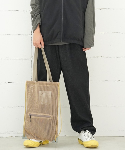 BURLAP OUTFITTER(バーラップアウトフィッター)の「BURLAP OUTFITTER バーラップアウトフィッター REVERSIBLE KNAP-TOTE(バックパック/リュック・メンズ・ブラック/ベージュ・FREE)」の12枚目の写真
