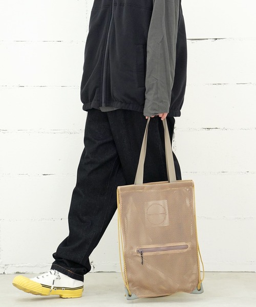 BURLAP OUTFITTER(バーラップアウトフィッター)の「BURLAP OUTFITTER バーラップアウトフィッター REVERSIBLE KNAP-TOTE(バックパック/リュック・メンズ・ブラック/ベージュ・FREE)」の13枚目の写真