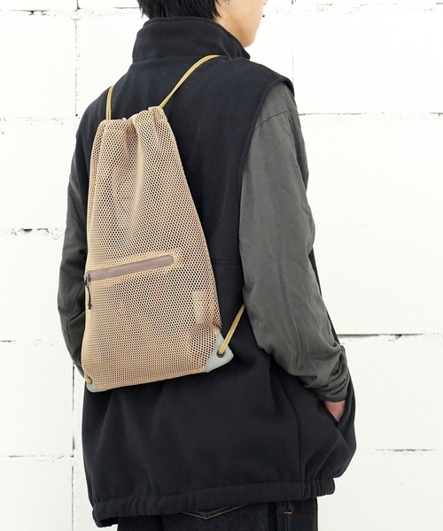 BURLAP OUTFITTER(バーラップアウトフィッター)の「BURLAP OUTFITTER バーラップアウトフィッター REVERSIBLE KNAP-TOTE(バックパック/リュック・メンズ・ブラック/ベージュ・FREE)」の15枚目の写真