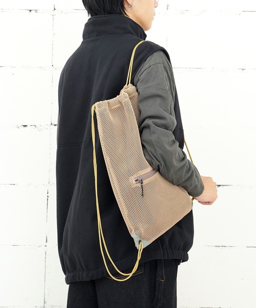 BURLAP OUTFITTER(バーラップアウトフィッター)の「BURLAP OUTFITTER バーラップアウトフィッター REVERSIBLE KNAP-TOTE(バックパック/リュック・メンズ・ブラック/ベージュ・FREE)」の16枚目の写真