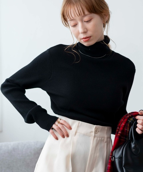 WEGO(ウィゴー)の「WEGO/リブタートルネックニット(ニット/セーター・レディース・グリーン系その他/ダークグレー/オフホワイト/オレンジ/ブラック/ブラック系その他5/ブルー/ホワイト系その他5/レッド・FREE)」の4枚目の写真